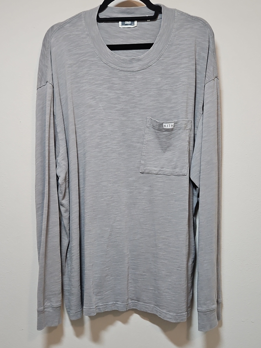 Kith XXL Men’s Long Sleeve Pocket Tee in Medium Gray